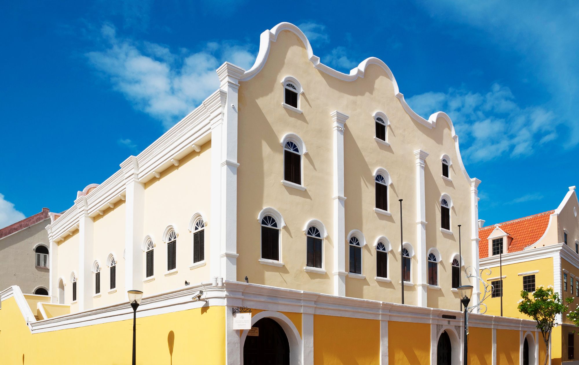Mikve-Israel-Emanuel-Synagogue