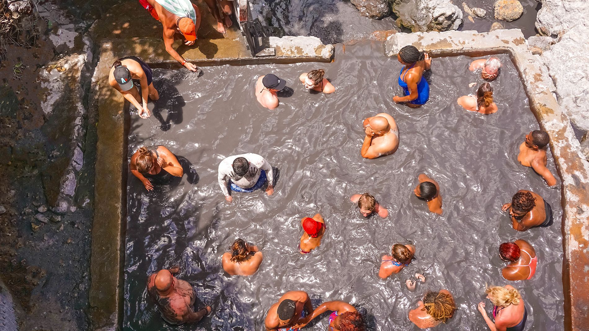 19-Things-St.-Lucia--and-steaming-vents--Solarisys