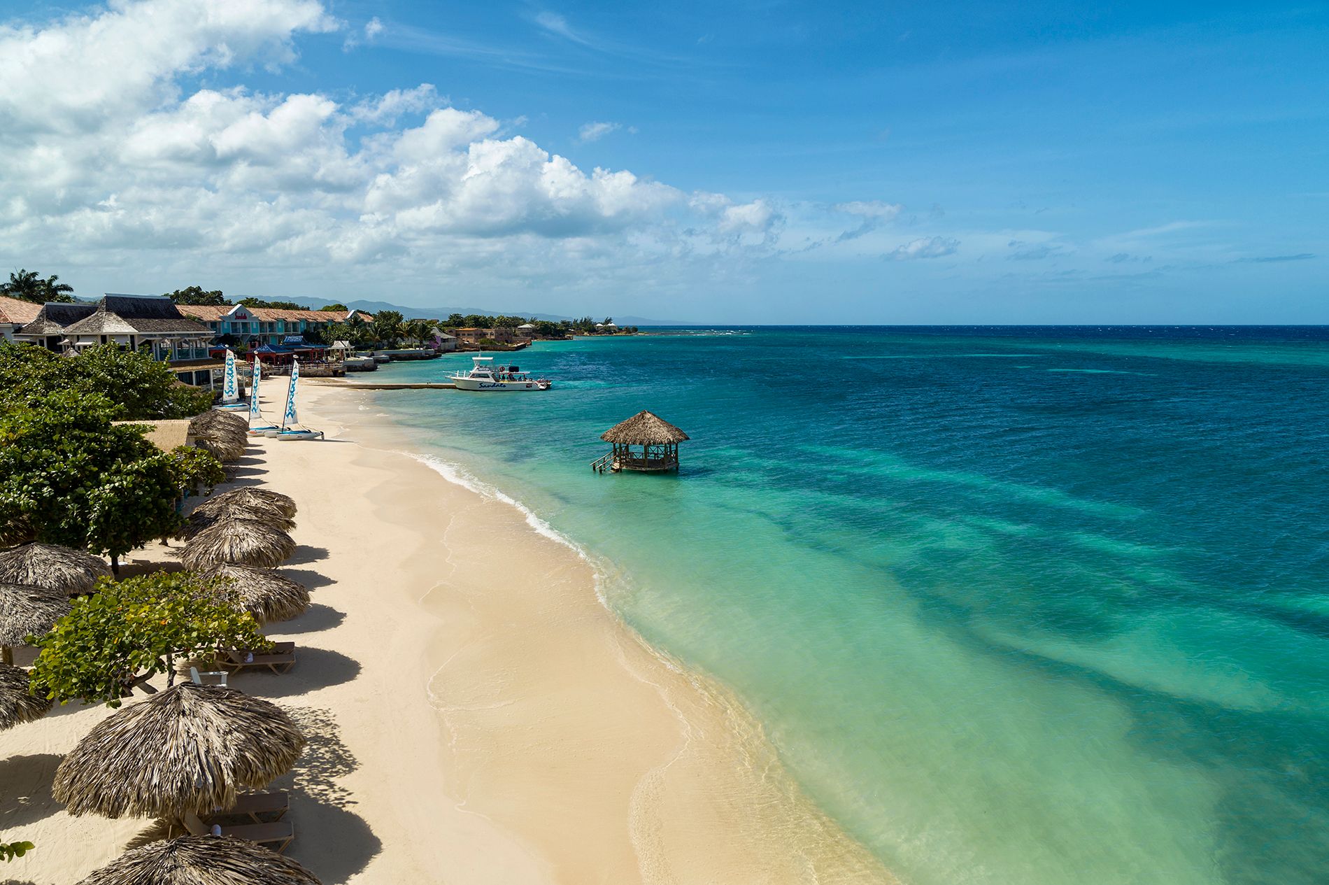 Top-42-Things-Montego-Bay--enjoy-the-beach-
