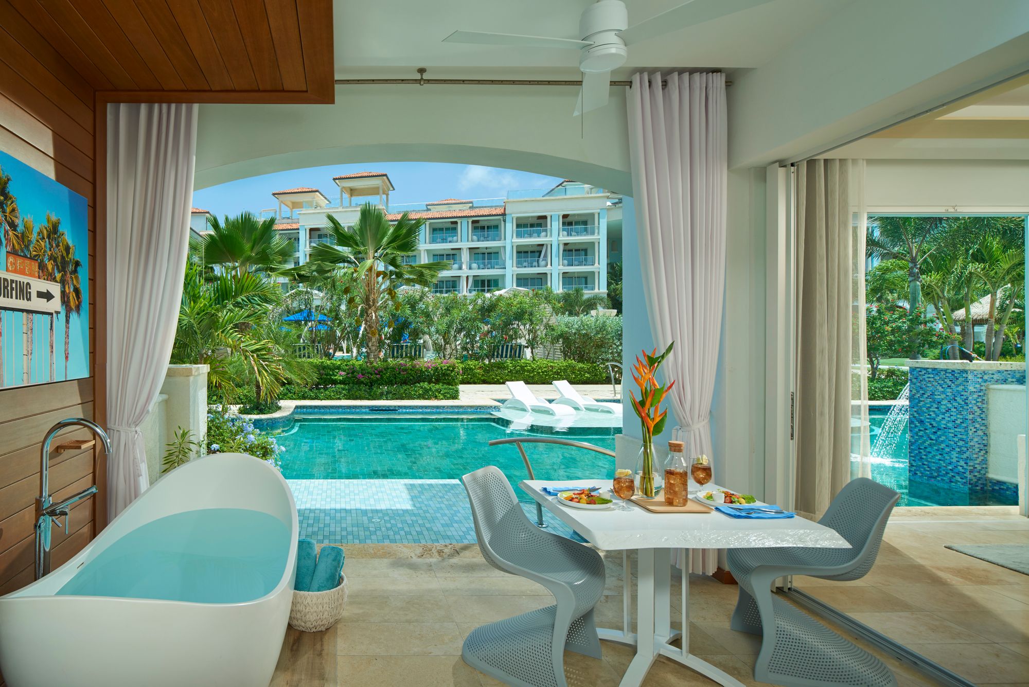 SBR_SM1B_RM_8115_MILLIONAIRE_CRYSTAL_LAGOON_SWIM_UP_PATIO_025--1-