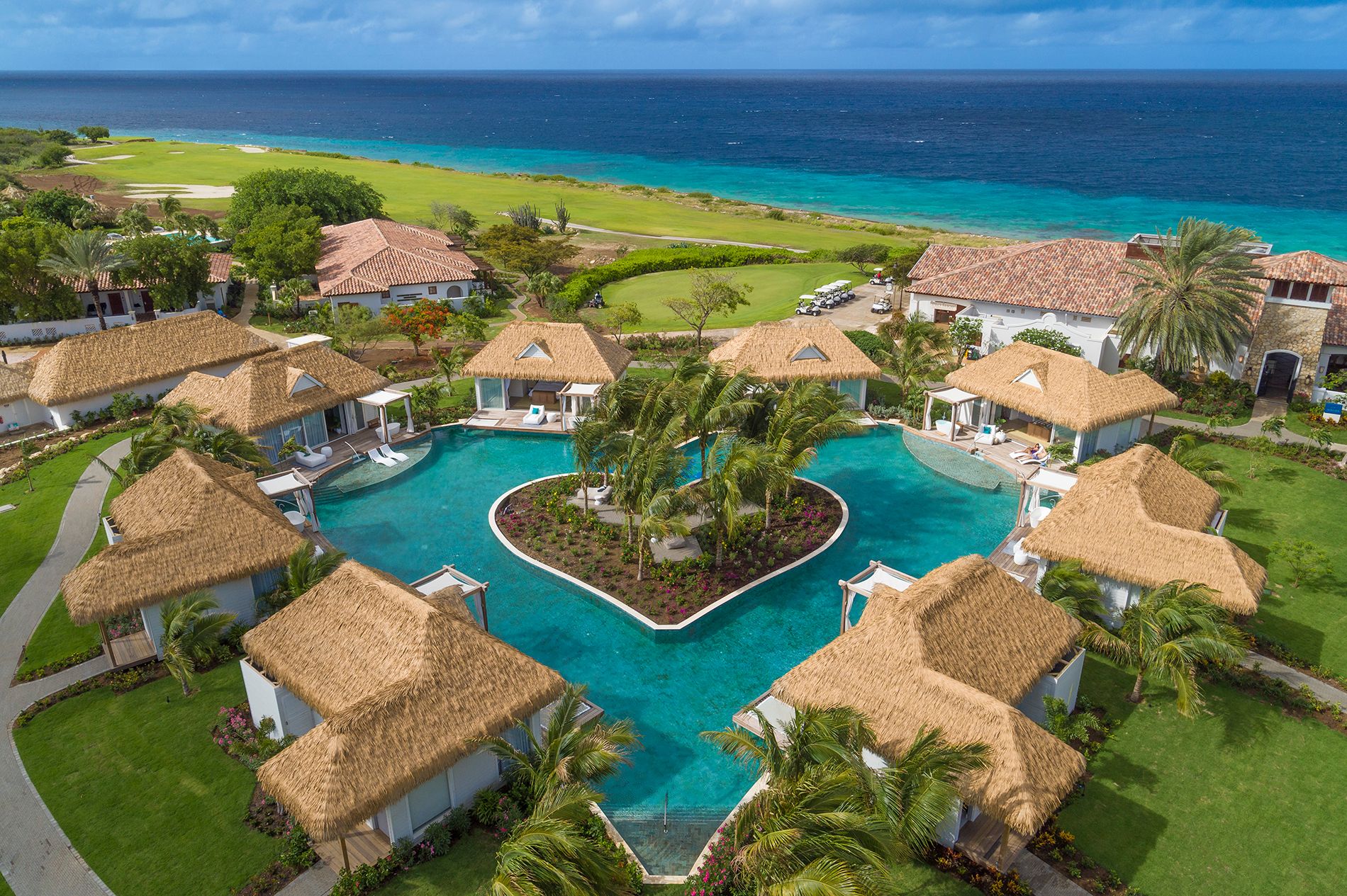 sandals-royal-curacao-heart-island