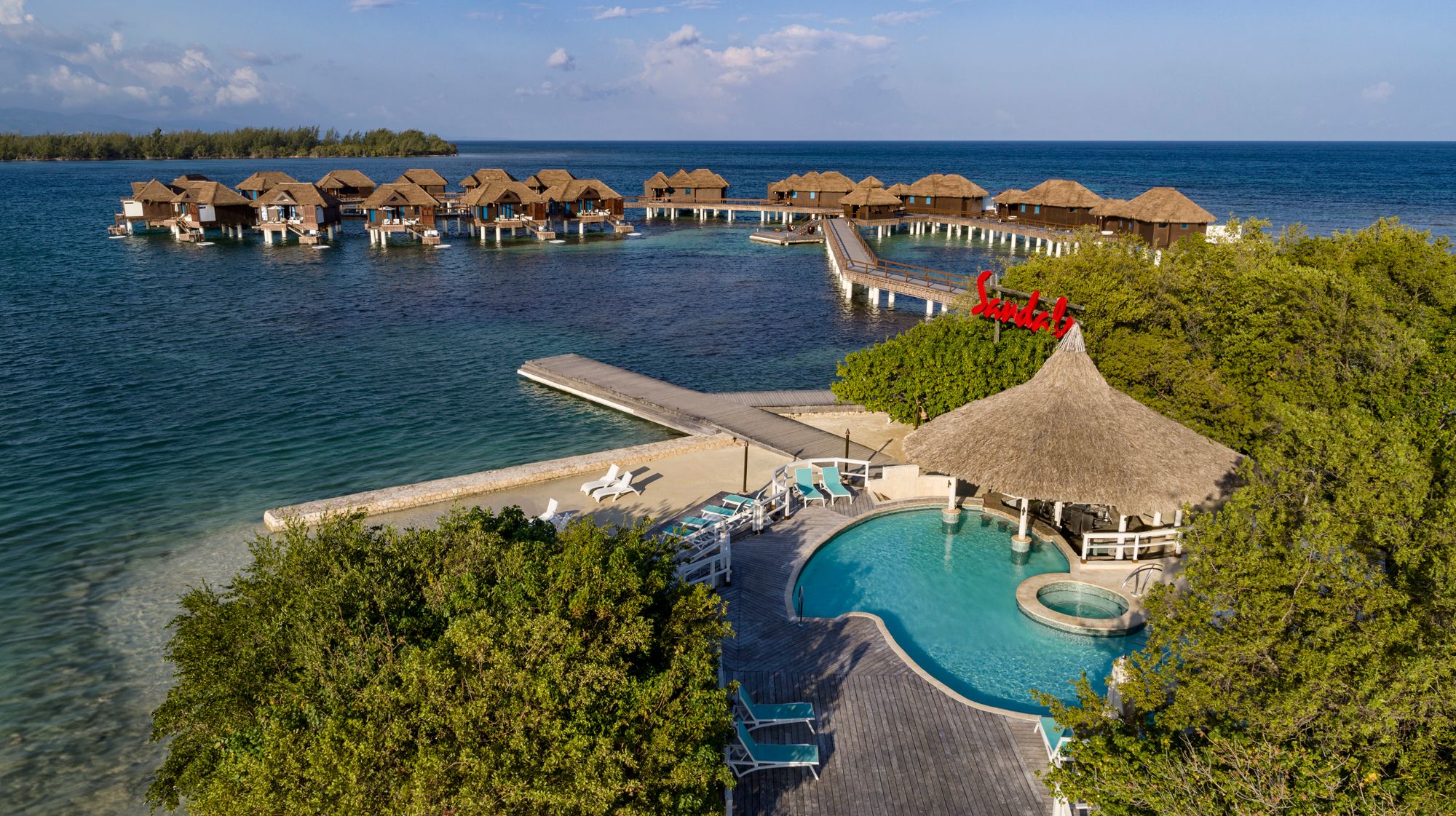 SRC-Pool-Offshore-Island-Drone-Over-Water-Villas