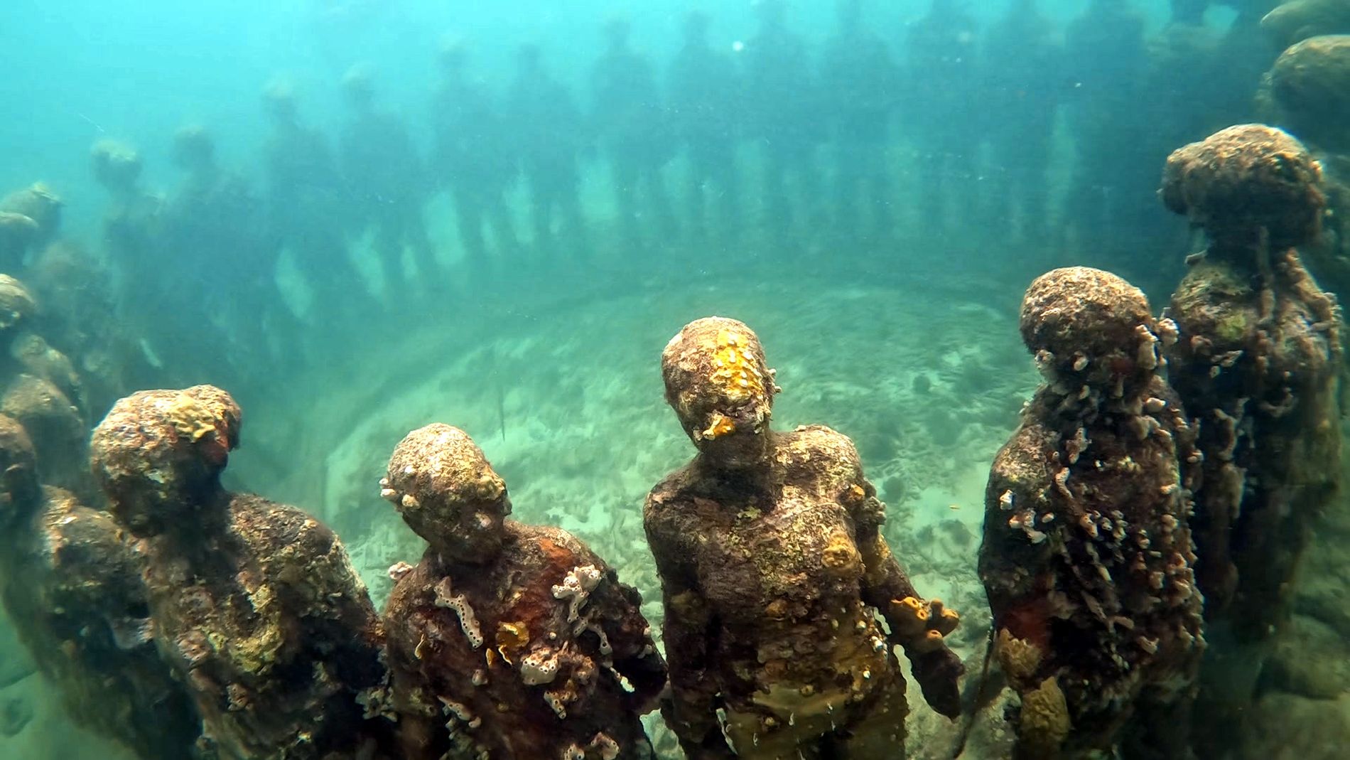grenada-underwater-statue-park