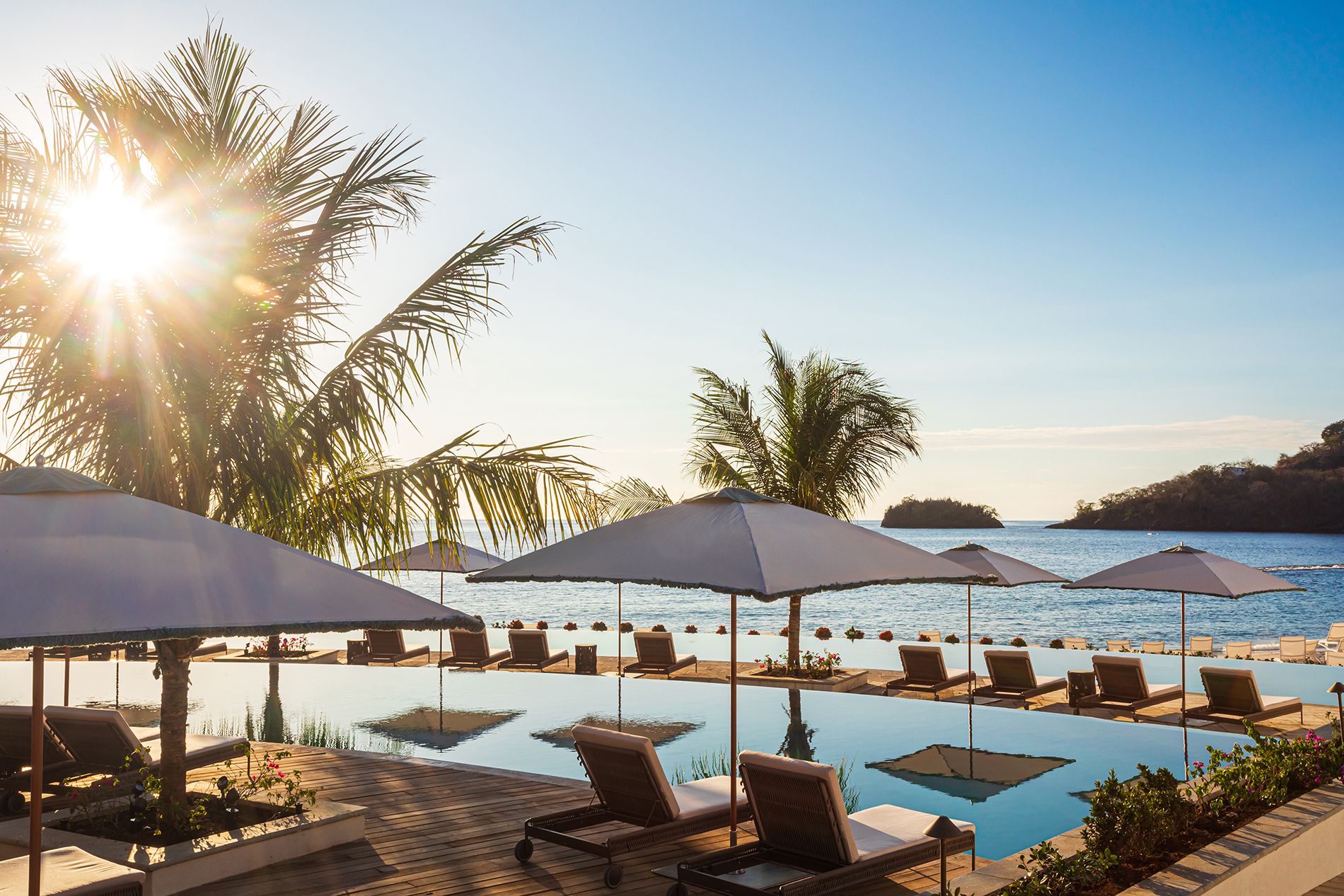 sandals-saint-vincent-pool--1-