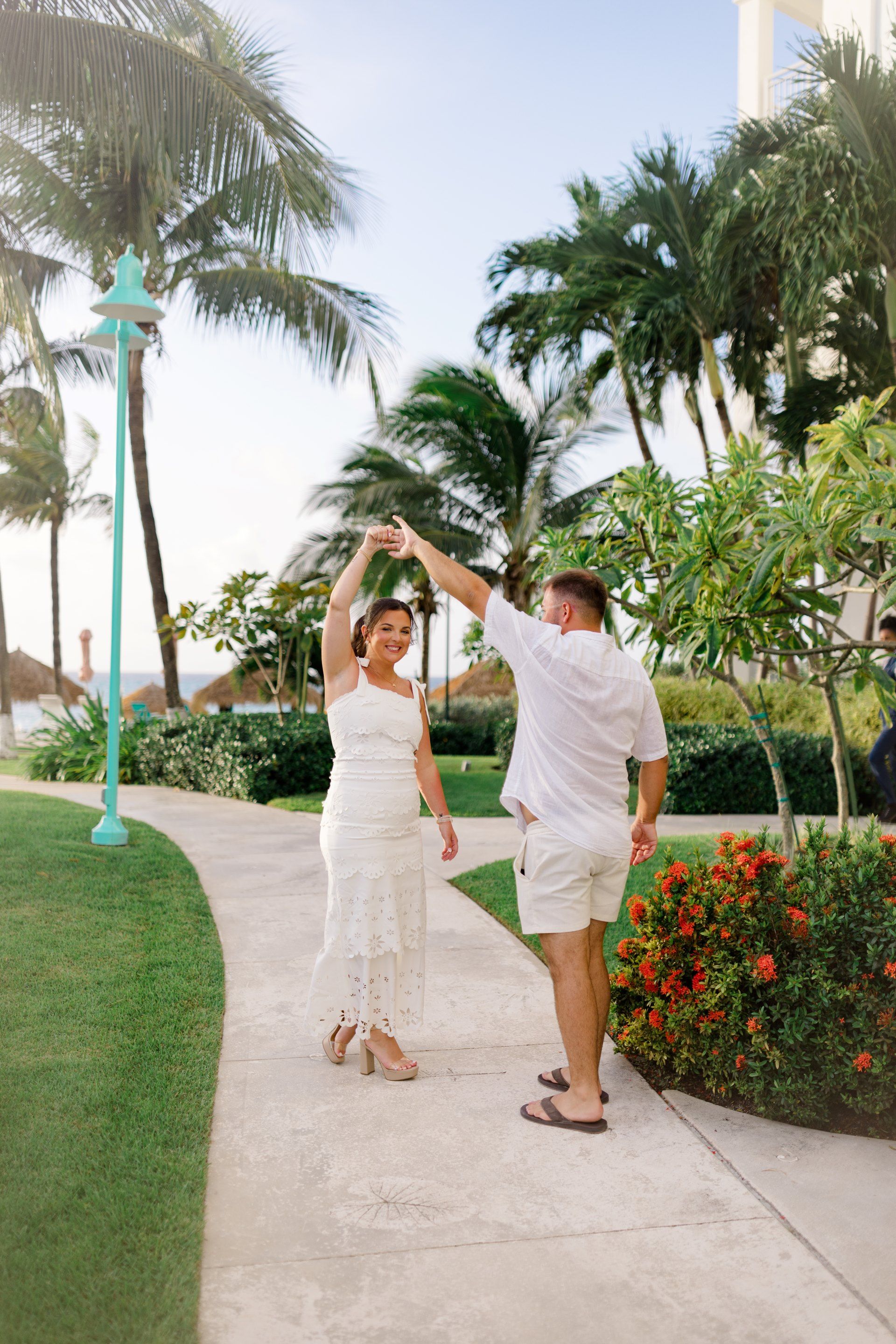 bride-groom-dancing-sandals-royal-bahamian