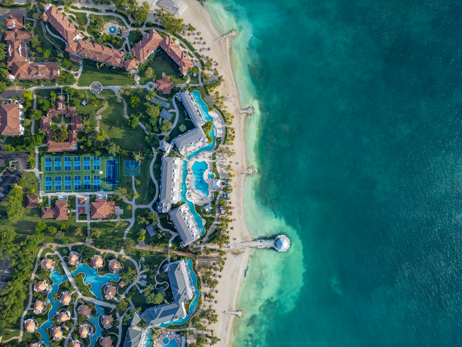 The Ultimate Backdrop for Play: 5 Pickleball Destinations to ‘Dink’ This Summer