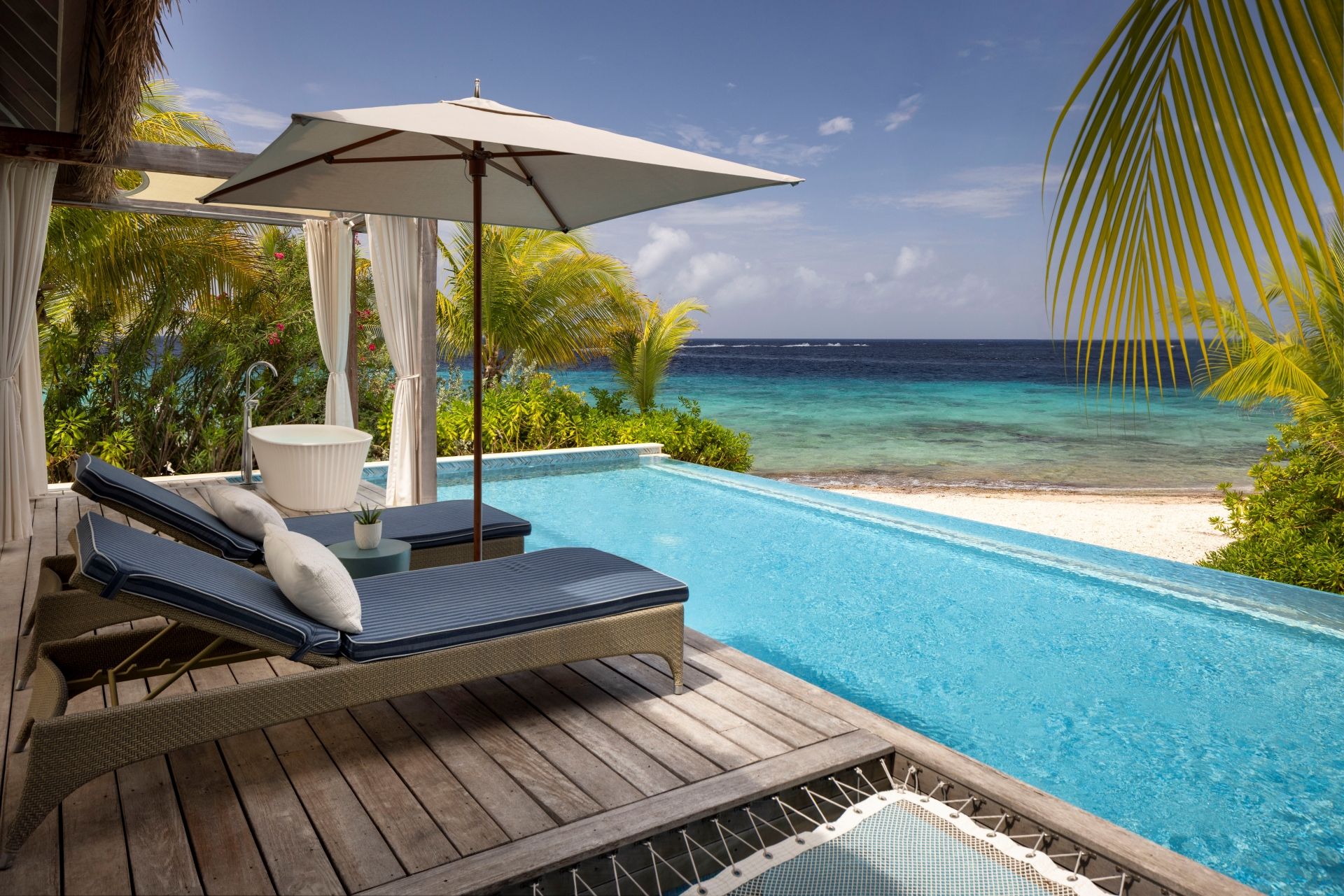 SCR-Room-ASP-Patio-2