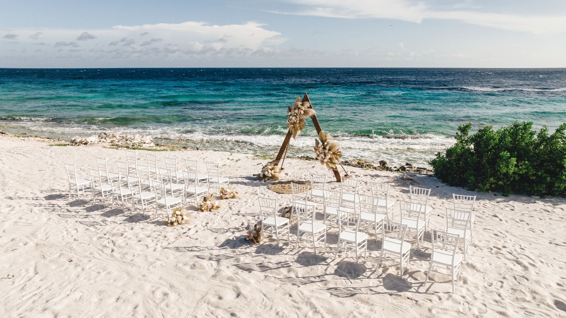 caribbean-beach-wedding-ceremony-setup