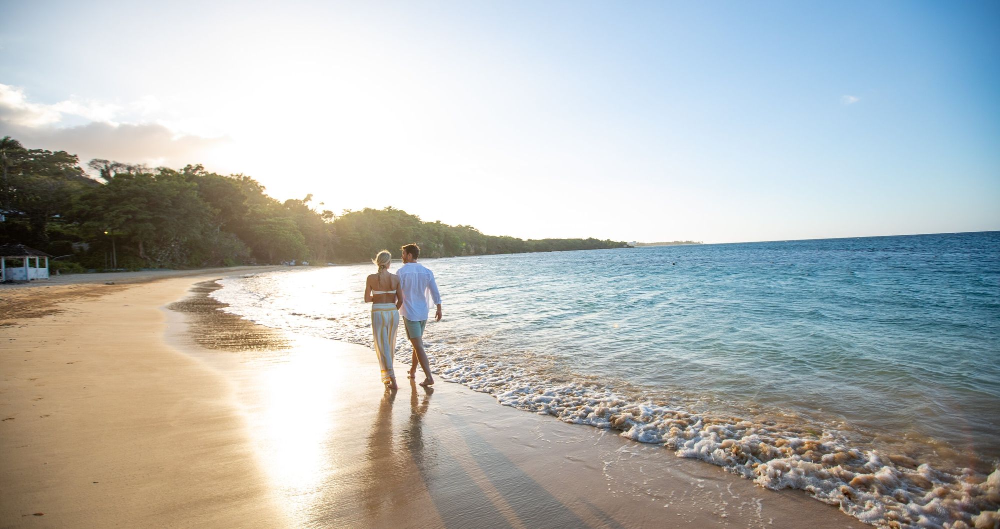 Web-Version-SDR-Lifestyle-Small-Falls-Beach-Couple-Walking-Sunset-4