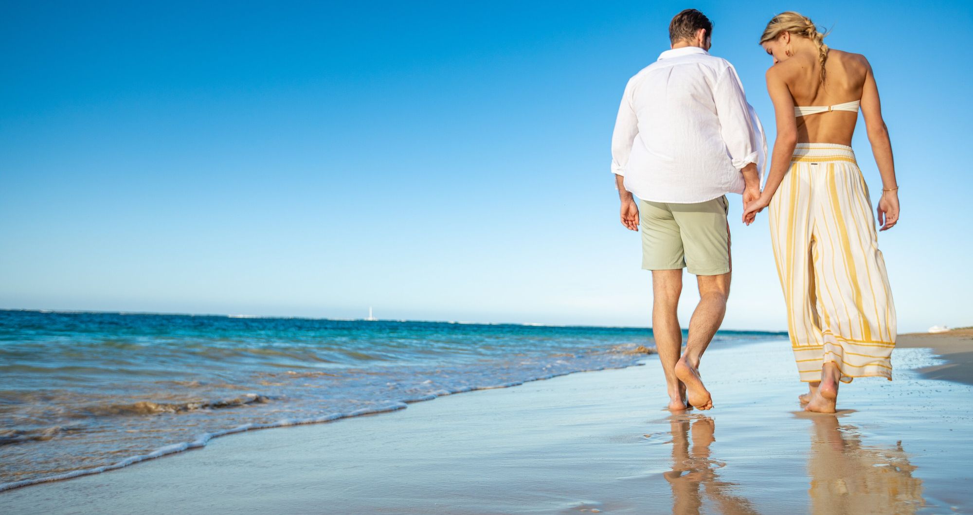 Web-Version-SDR-Lifestyle-Small-Falls-Beach-Couple-Walking-Sunset-6