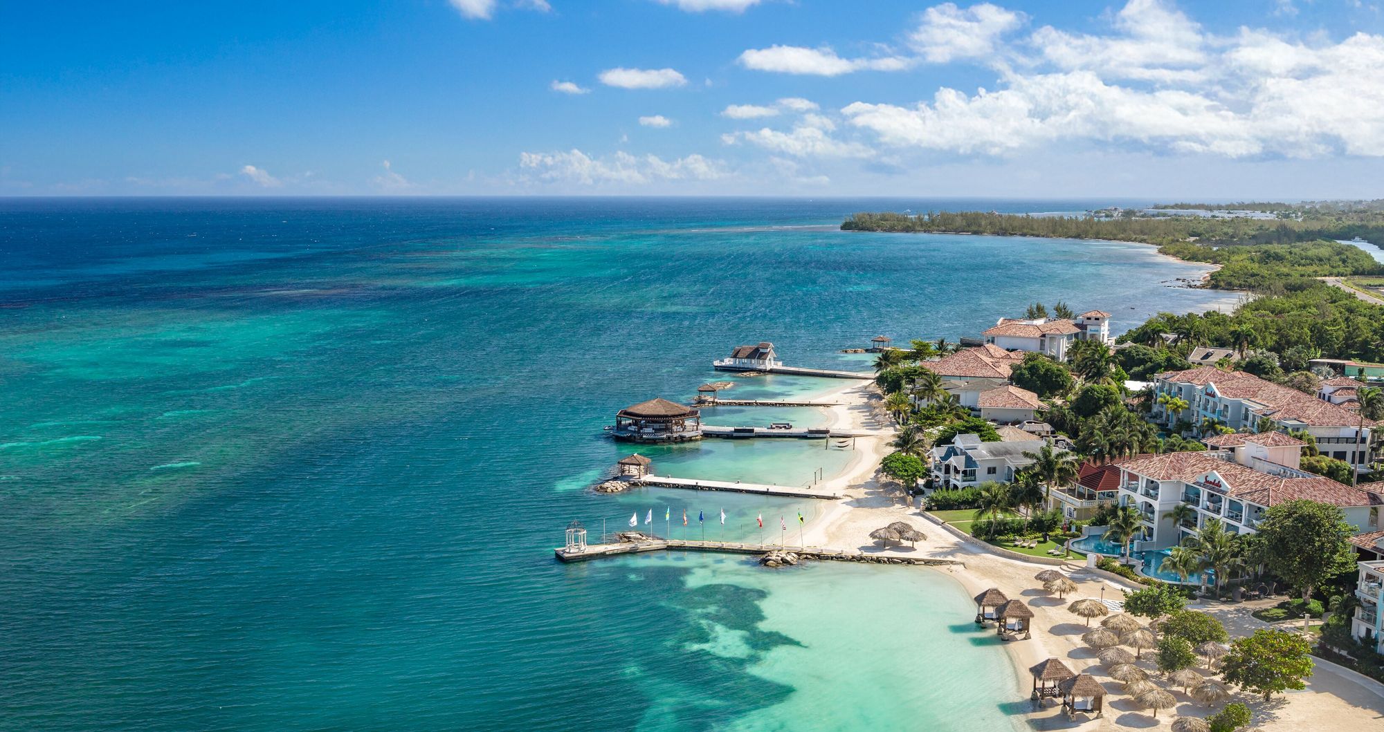 Web-Version-SMB-Hero-Drone-Swim-up-Suites-1