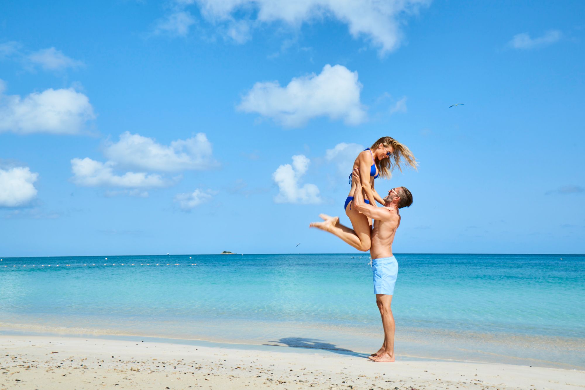 SAT-Lifestyle-Beach-Couple-Blue-Bikini-9